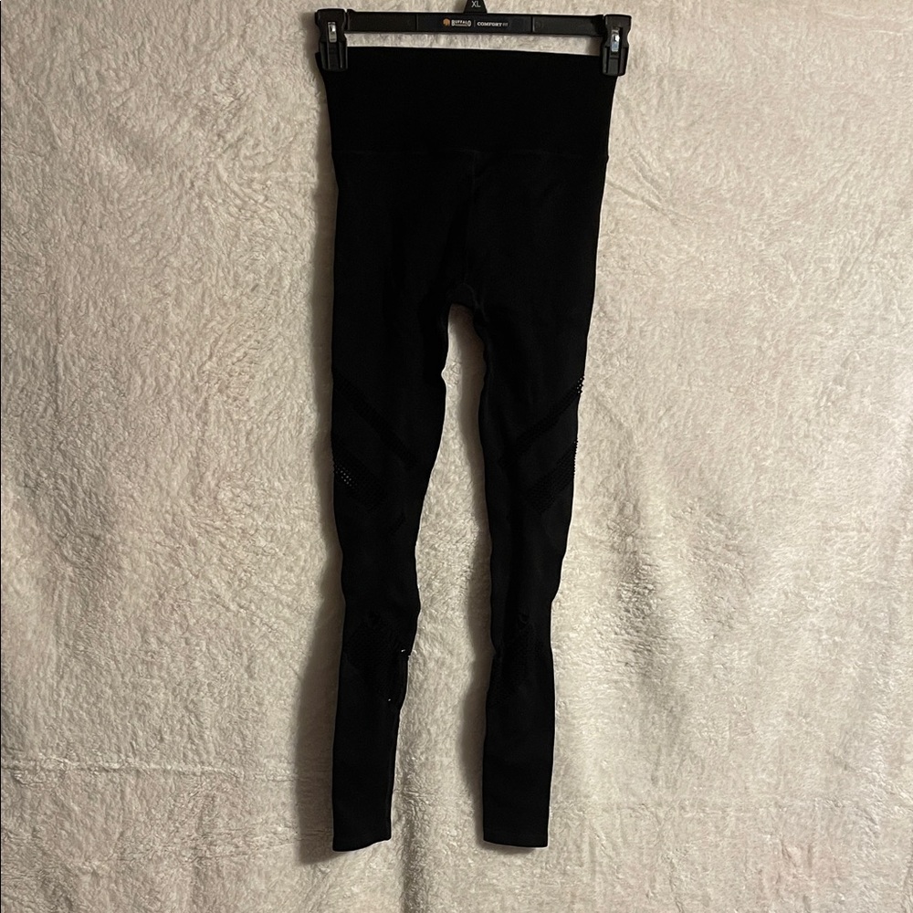 ALO Yoga Black Ankle Leggings